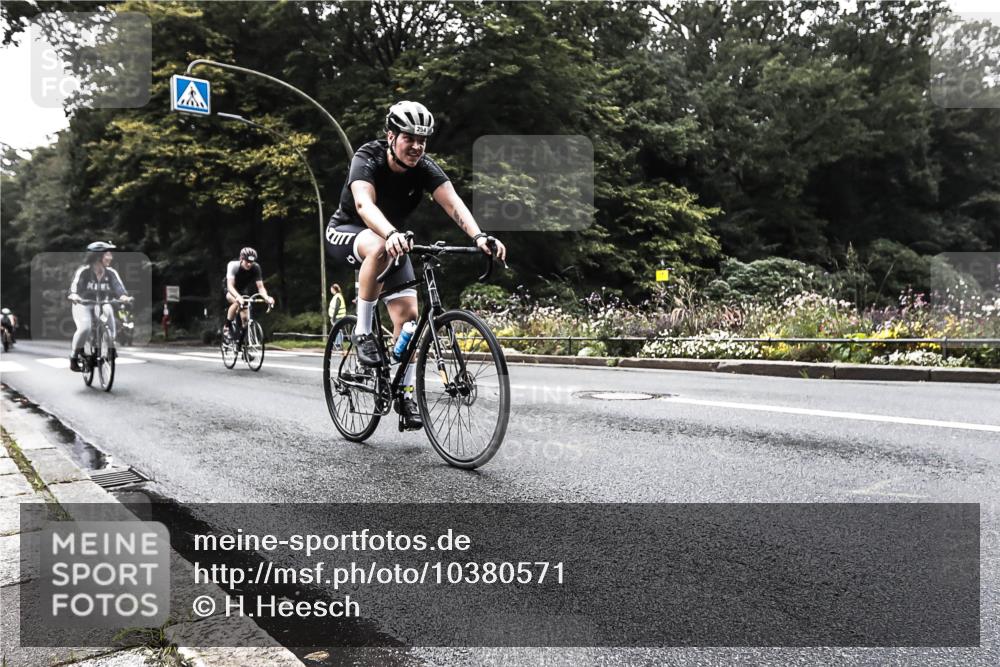 13.09.2026 - Stadtparktriathlon H.Heesch http://msf.ph/oto/10380571 13.09.2026 10:21:30 Radfahren 220, 268, 294, 296, 326, 413 meine-sportfotos.de