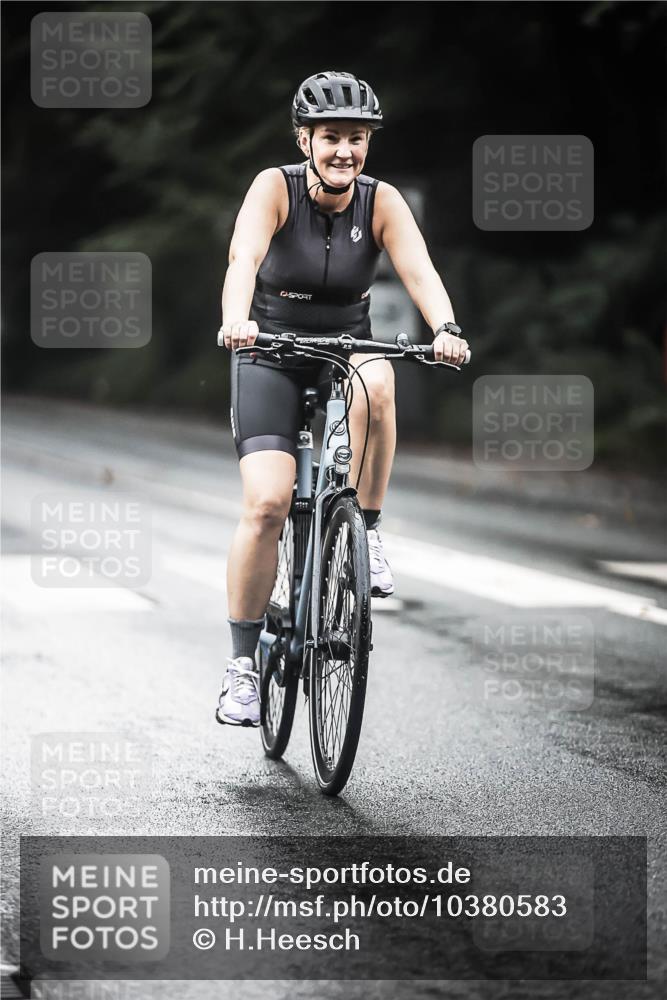 13.09.2026 - Stadtparktriathlon H.Heesch http://msf.ph/oto/10380583 13.09.2026 12:25:46 Radfahren 951, 974, 981, 1097 meine-sportfotos.de