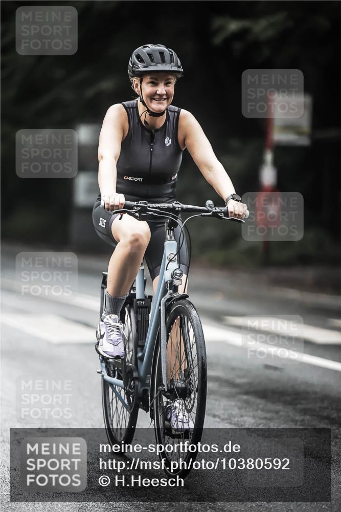 13.09.2026 - Stadtparktriathlon H.Heesch http://msf.ph/oto/10380592 13.09.2026 12:25:46 Radfahren 951, 974, 981, 1097 meine-sportfotos.de