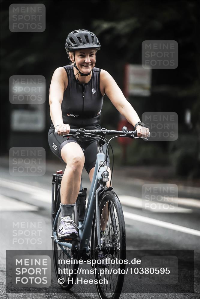 13.09.2026 - Stadtparktriathlon H.Heesch http://msf.ph/oto/10380595 13.09.2026 12:25:47 Radfahren 951, 974, 981, 1097 meine-sportfotos.de