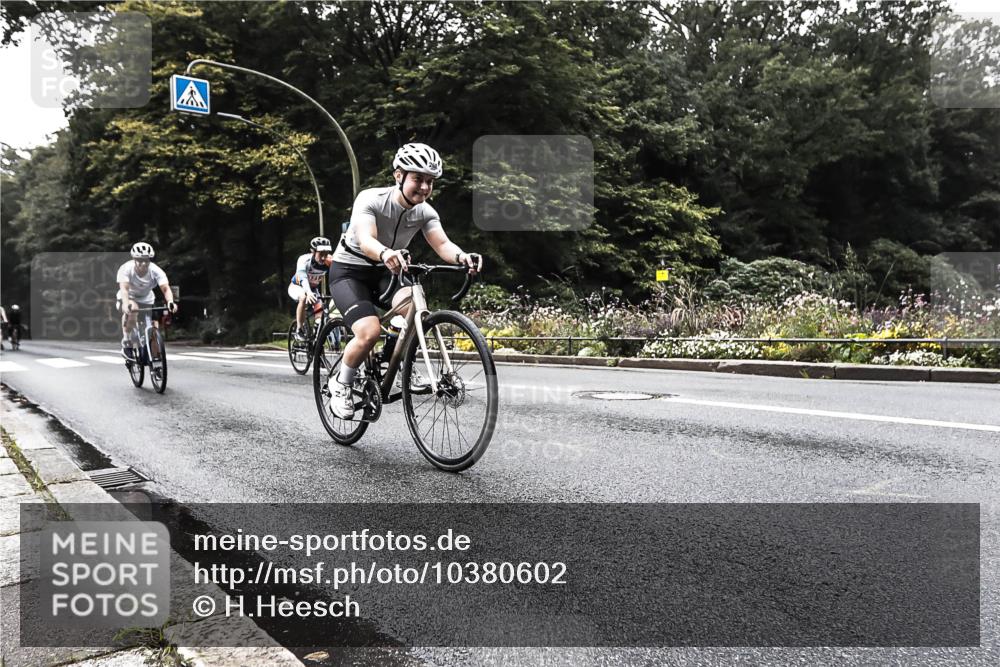 13.09.2026 - Stadtparktriathlon H.Heesch http://msf.ph/oto/10380602 13.09.2026 10:21:33 Radfahren 220, 268, 294, 303, 321, 326 meine-sportfotos.de