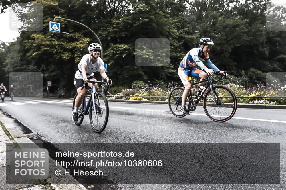 13.09.2026 - Stadtparktriathlon H.Heesch http://msf.ph/oto/10380606 13.09.2026 10:21:34 Radfahren 239, 268, 303, 321, 326, 401 meine-sportfotos.de