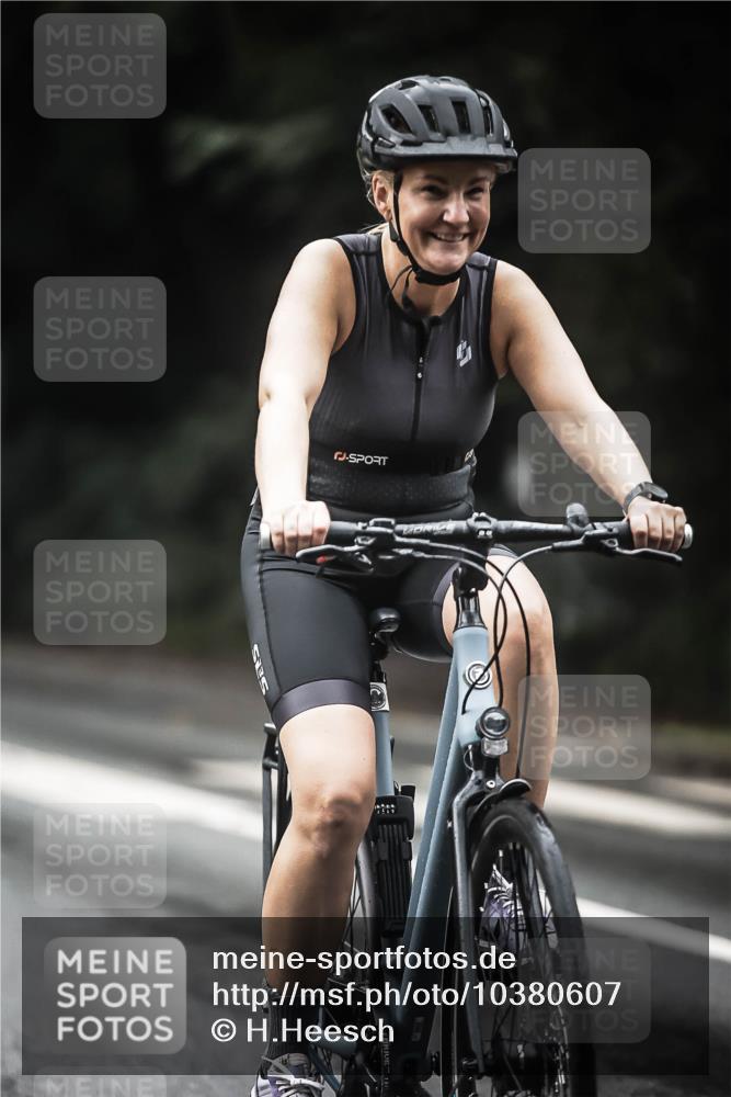 13.09.2026 - Stadtparktriathlon H.Heesch http://msf.ph/oto/10380607 13.09.2026 12:25:47 Radfahren 951, 974, 981, 1097 meine-sportfotos.de