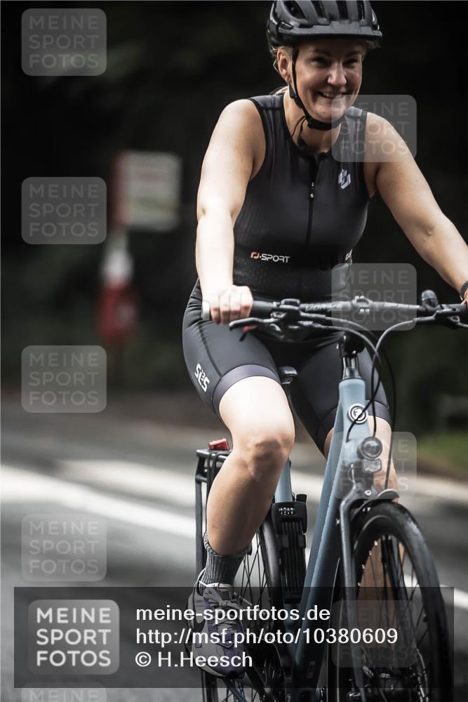 13.09.2026 - Stadtparktriathlon H.Heesch http://msf.ph/oto/10380609 13.09.2026 12:25:47 Radfahren 951, 974, 981, 1097 meine-sportfotos.de