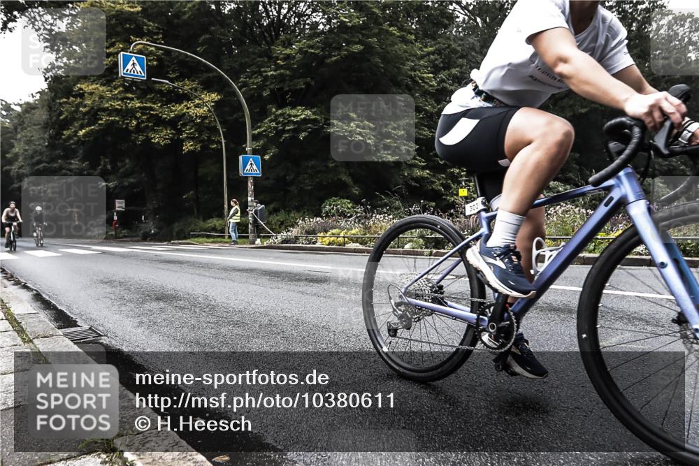 13.09.2026 - Stadtparktriathlon H.Heesch http://msf.ph/oto/10380611 13.09.2026 10:21:34 Radfahren 239, 268, 303, 321, 326, 401 meine-sportfotos.de