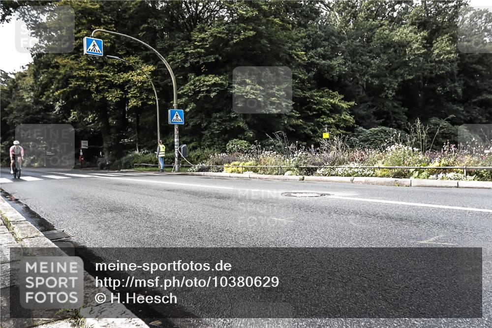 13.09.2026 - Stadtparktriathlon H.Heesch http://msf.ph/oto/10380629 13.09.2026 10:53:56 Radfahren 385, 452 meine-sportfotos.de