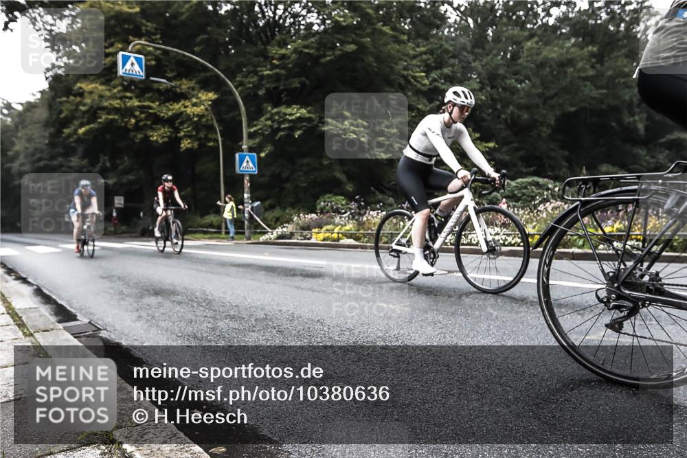 13.09.2026 - Stadtparktriathlon H.Heesch http://msf.ph/oto/10380636 13.09.2026 10:21:44 Radfahren 242, 256, 457, 461 meine-sportfotos.de