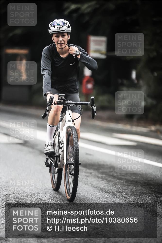 13.09.2026 - Stadtparktriathlon H.Heesch http://msf.ph/oto/10380656 13.09.2026 12:25:56 Radfahren 1005, 1065, 1141, 1150 meine-sportfotos.de
