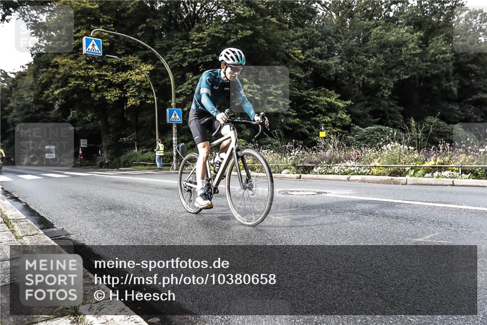 13.09.2026 - Stadtparktriathlon H.Heesch http://msf.ph/oto/10380658 13.09.2026 10:54:03 Radfahren 408, 489, 519, 622 meine-sportfotos.de