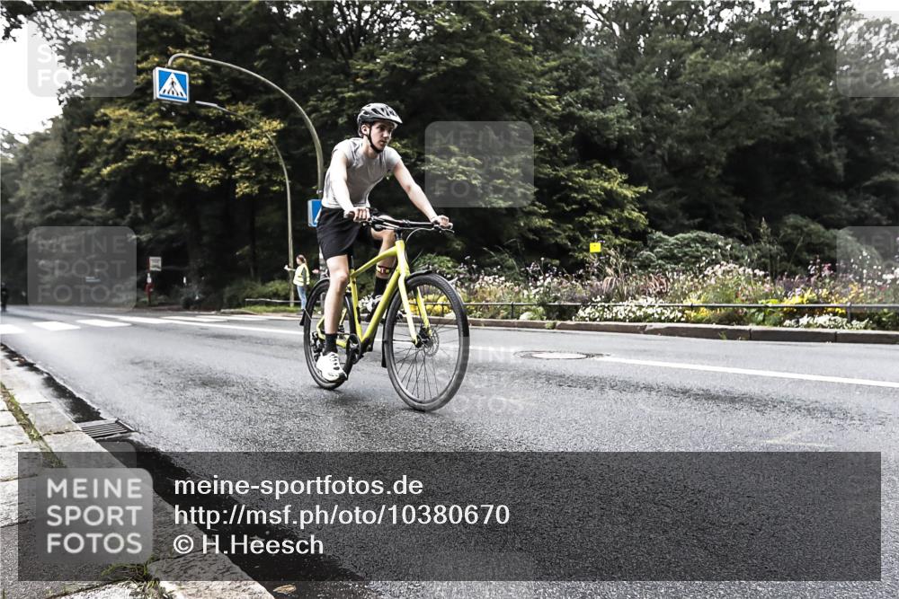 13.09.2026 - Stadtparktriathlon H.Heesch http://msf.ph/oto/10380670 13.09.2026 10:21:53 Radfahren 332, 342, 422 meine-sportfotos.de