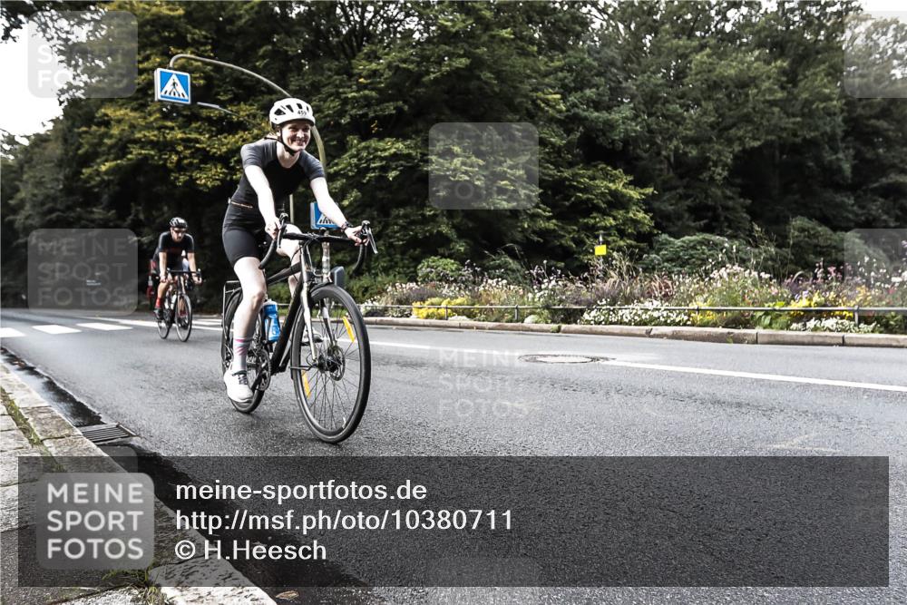 13.09.2026 - Stadtparktriathlon H.Heesch http://msf.ph/oto/10380711 13.09.2026 10:54:23 Radfahren 459, 466, 468, 471, 472 meine-sportfotos.de