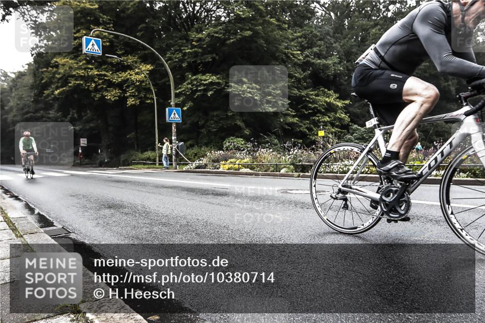 13.09.2026 - Stadtparktriathlon H.Heesch http://msf.ph/oto/10380714 13.09.2026 10:22:20 Radfahren 232, 297, 299 meine-sportfotos.de
