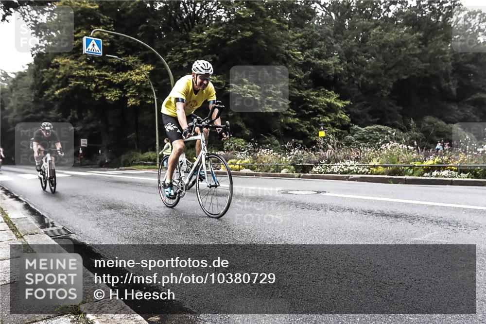 13.09.2026 - Stadtparktriathlon H.Heesch http://msf.ph/oto/10380729 13.09.2026 10:22:23 Radfahren 232, 297, 299, 464 meine-sportfotos.de