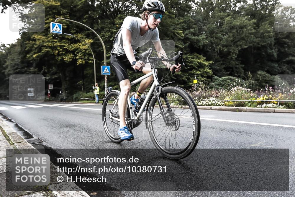 13.09.2026 - Stadtparktriathlon H.Heesch http://msf.ph/oto/10380731 13.09.2026 10:54:32 Radfahren 571 meine-sportfotos.de