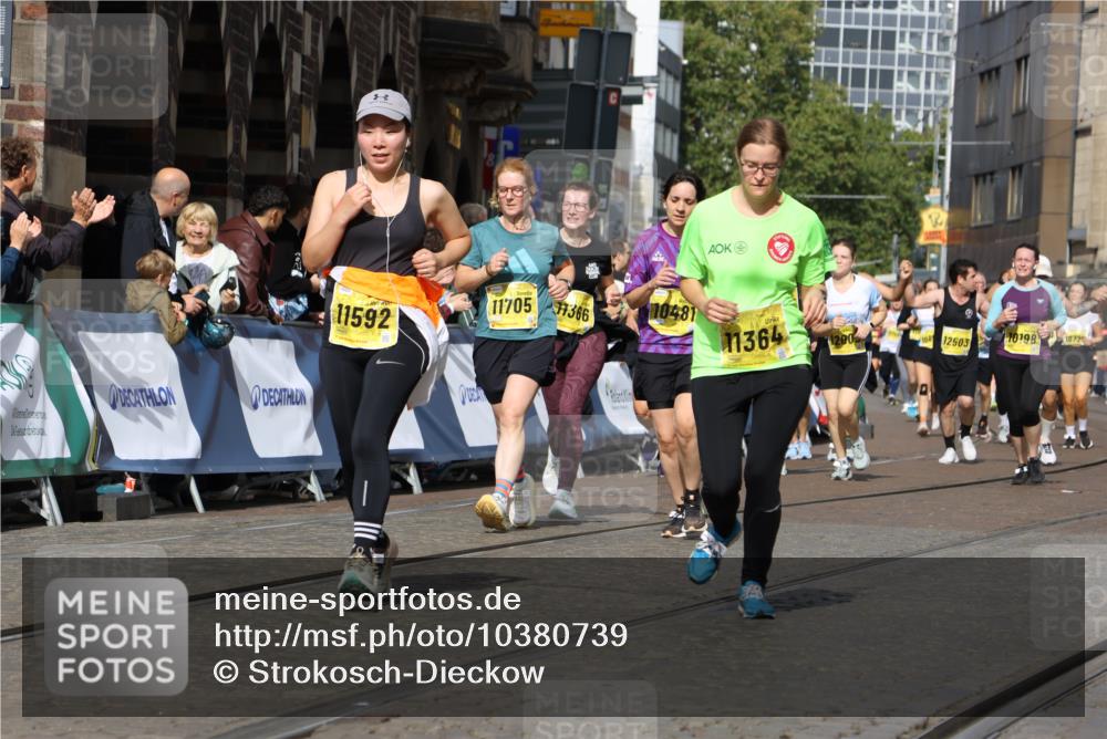 13.09.2026 - 21. swb-Marathon Bremen Strokosch-Dieckow http://msf.ph/oto/10380739 13.09.2026 11:04:48 Ziel 10160, 10245, 10526, 10613, 10711, 10755, 10877, 11114, 11214, 11215, 11248, 11410, 11720, 11740, 11761, 11991, 12009, 12929, 10315, 10465, 10729, 10741, 10850, 10855, 10856, 10975, 11133, 11272, 11395, 11518, 11757, 11939, 12002, 12064, 12235, 12420, 12522 meine-sportfotos.de