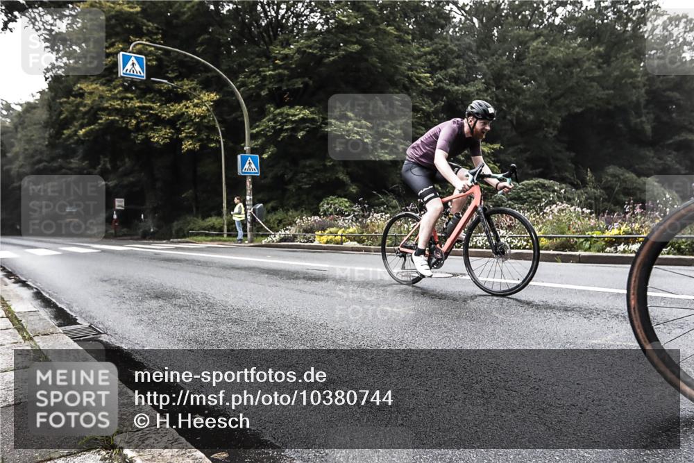 13.09.2026 - Stadtparktriathlon H.Heesch http://msf.ph/oto/10380744 13.09.2026 10:22:32 Radfahren 246, 327 meine-sportfotos.de