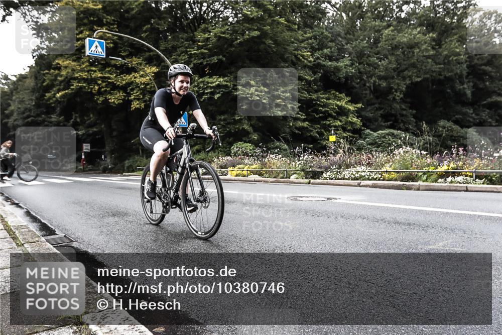 13.09.2026 - Stadtparktriathlon H.Heesch http://msf.ph/oto/10380746 13.09.2026 10:54:38 Radfahren 406, 414, 464 meine-sportfotos.de