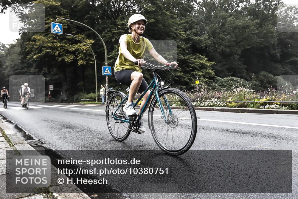 13.09.2026 - Stadtparktriathlon H.Heesch http://msf.ph/oto/10380751 13.09.2026 10:22:41 Radfahren 319, 375, 408, 435 meine-sportfotos.de