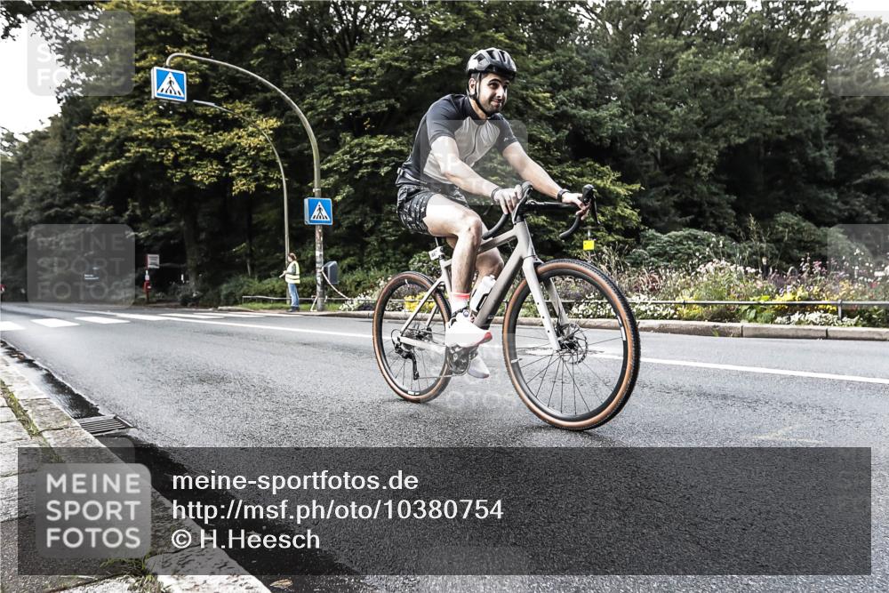13.09.2026 - Stadtparktriathlon H.Heesch http://msf.ph/oto/10380754 13.09.2026 10:54:52 Radfahren 467 meine-sportfotos.de
