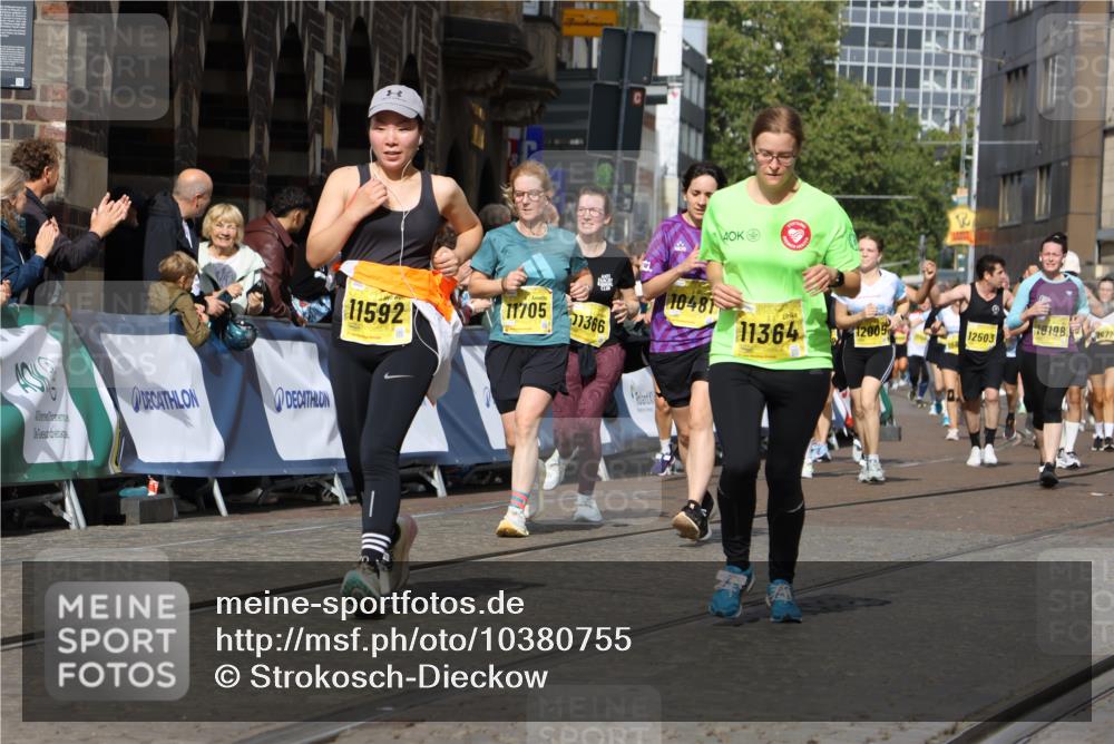 13.09.2026 - 21. swb-Marathon Bremen Strokosch-Dieckow http://msf.ph/oto/10380755 13.09.2026 11:04:48 Ziel 10160, 10245, 10526, 10613, 10711, 10755, 10877, 11114, 11214, 11215, 11248, 11410, 11720, 11740, 11761, 11991, 12009, 12929, 10315, 10465, 10729, 10741, 10850, 10855, 10856, 10975, 11133, 11272, 11395, 11518, 11757, 11939, 12002, 12064, 12235, 12420, 12522 meine-sportfotos.de