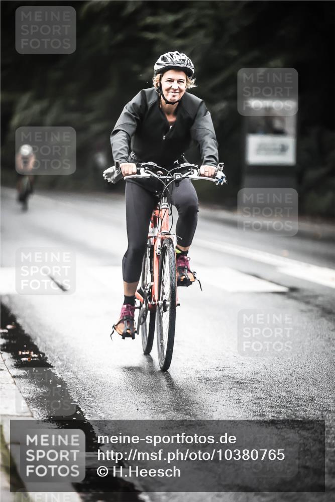 13.09.2026 - Stadtparktriathlon H.Heesch http://msf.ph/oto/10380765 13.09.2026 12:26:10 Radfahren 1043, 1045, 1086, 1096, 1099, 1115 meine-sportfotos.de