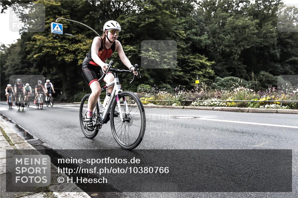 13.09.2026 - Stadtparktriathlon H.Heesch http://msf.ph/oto/10380766 13.09.2026 10:55:01 Radfahren 372, 381, 432, 473, 520, 557, 572, 666 meine-sportfotos.de