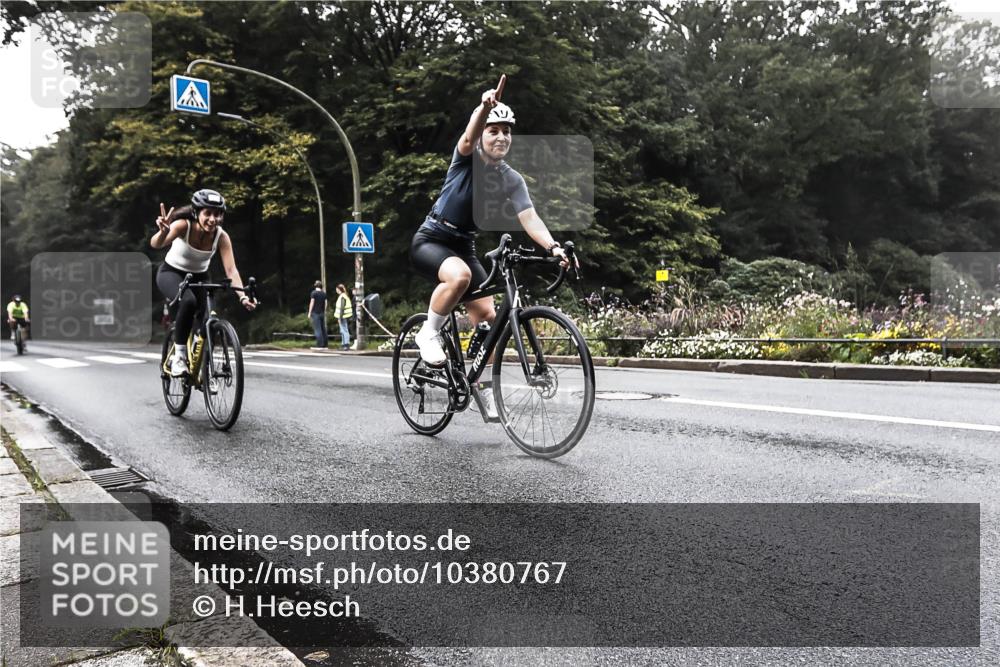 13.09.2026 - Stadtparktriathlon H.Heesch http://msf.ph/oto/10380767 13.09.2026 10:22:42 Radfahren 285, 319, 375, 408, 435 meine-sportfotos.de