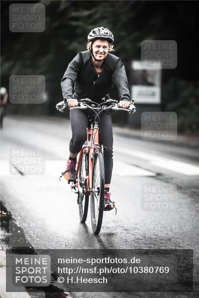 13.09.2026 - Stadtparktriathlon H.Heesch http://msf.ph/oto/10380769 13.09.2026 12:26:10 Radfahren 1043, 1045, 1086, 1096, 1099, 1115 meine-sportfotos.de
