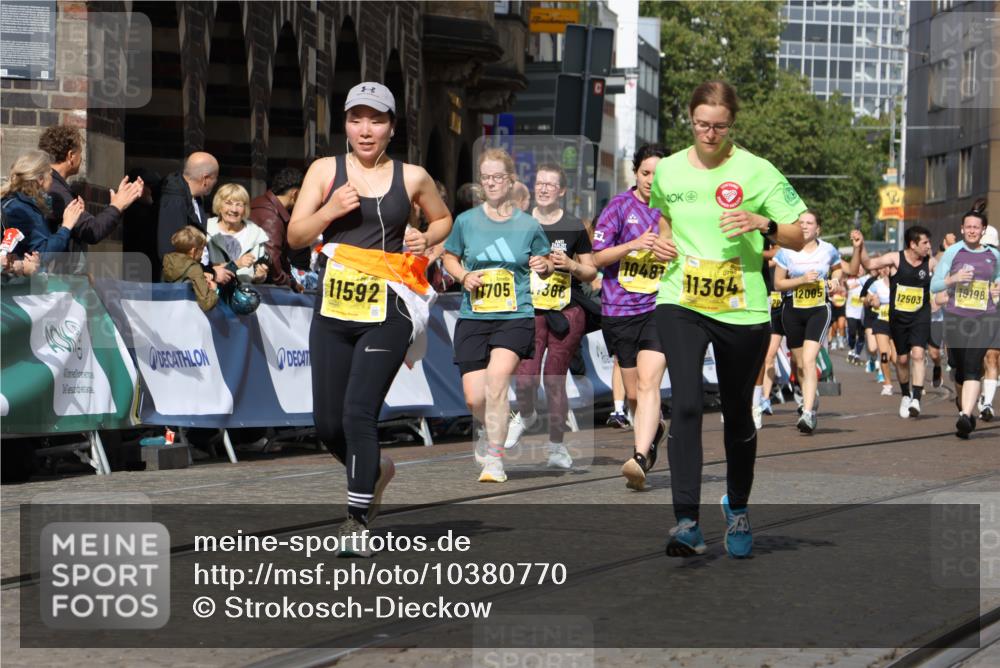 13.09.2026 - 21. swb-Marathon Bremen Strokosch-Dieckow http://msf.ph/oto/10380770 13.09.2026 11:04:48 Ziel 10160, 10245, 10526, 10613, 10711, 10755, 10877, 11114, 11214, 11215, 11248, 11410, 11720, 11740, 11761, 11991, 12009, 12929, 10315, 10465, 10729, 10741, 10850, 10855, 10856, 10975, 11133, 11272, 11395, 11518, 11757, 11939, 12002, 12064, 12235, 12420, 12522 meine-sportfotos.de