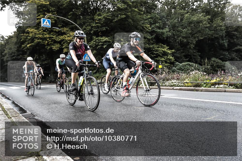 13.09.2026 - Stadtparktriathlon H.Heesch http://msf.ph/oto/10380771 13.09.2026 10:55:02 Radfahren 372, 381, 432, 473, 520, 557, 572, 666 meine-sportfotos.de