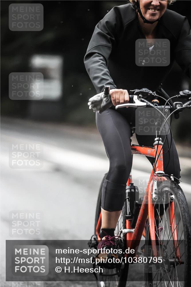 13.09.2026 - Stadtparktriathlon H.Heesch http://msf.ph/oto/10380795 13.09.2026 12:26:11 Radfahren 987, 1008, 1043, 1045, 1086, 1096, 1099, 1115 meine-sportfotos.de