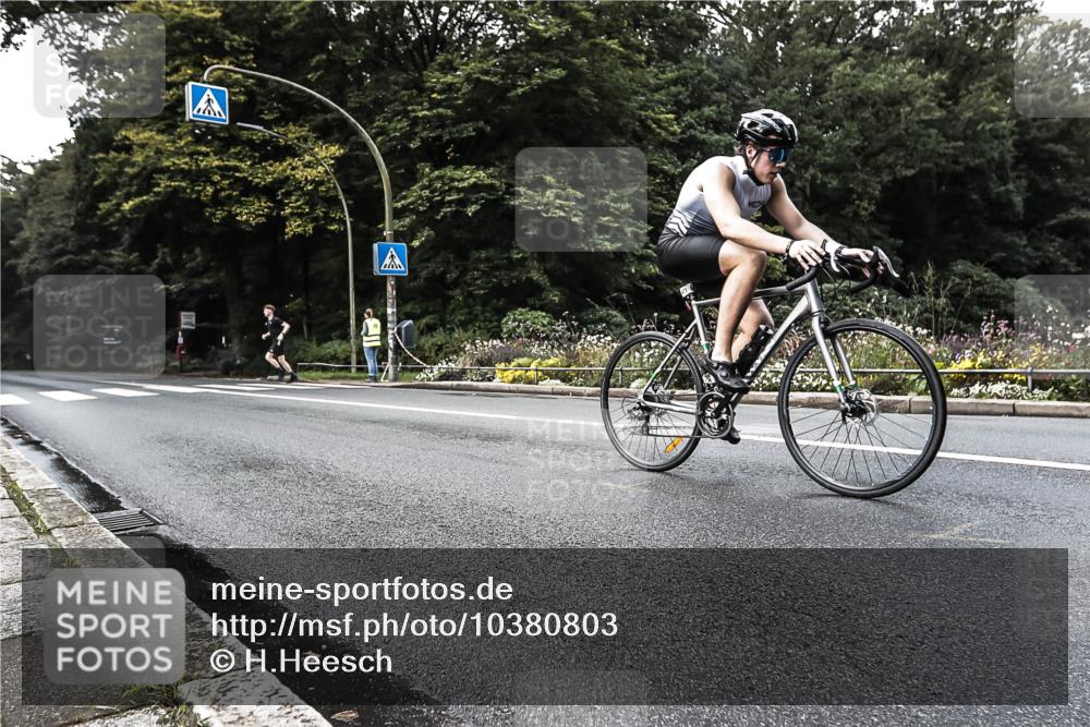 13.09.2026 - Stadtparktriathlon H.Heesch http://msf.ph/oto/10380803 13.09.2026 10:55:03 Radfahren 372, 381, 432, 473, 520, 557, 572, 666 meine-sportfotos.de
