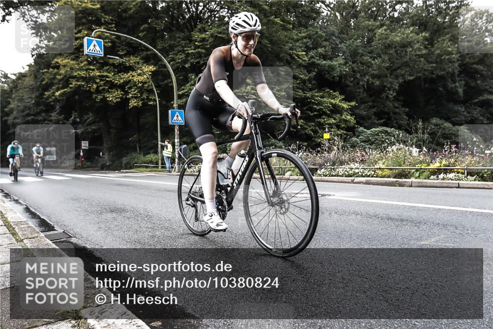 13.09.2026 - Stadtparktriathlon H.Heesch http://msf.ph/oto/10380824 13.09.2026 10:55:27 Radfahren 353, 370, 672 meine-sportfotos.de