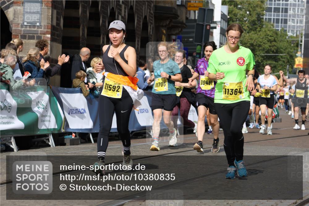 13.09.2026 - 21. swb-Marathon Bremen Strokosch-Dieckow http://msf.ph/oto/10380835 13.09.2026 11:04:48 Ziel 10160, 10245, 10526, 10613, 10711, 10755, 10877, 11114, 11214, 11215, 11248, 11410, 11720, 11740, 11761, 11991, 12009, 12929, 10315, 10465, 10729, 10741, 10850, 10855, 10856, 10975, 11133, 11272, 11395, 11518, 11757, 11939, 12002, 12064, 12235, 12420, 12522 meine-sportfotos.de