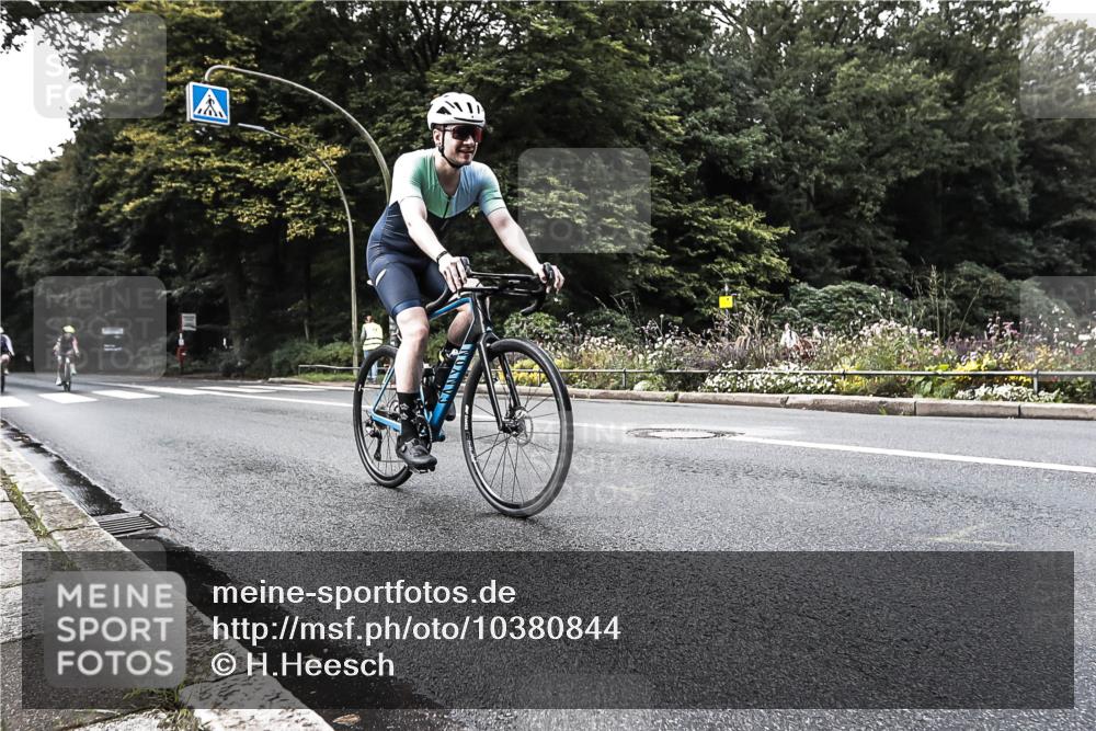 13.09.2026 - Stadtparktriathlon H.Heesch http://msf.ph/oto/10380844 13.09.2026 10:55:31 Radfahren 358, 370, 392, 546, 672 meine-sportfotos.de