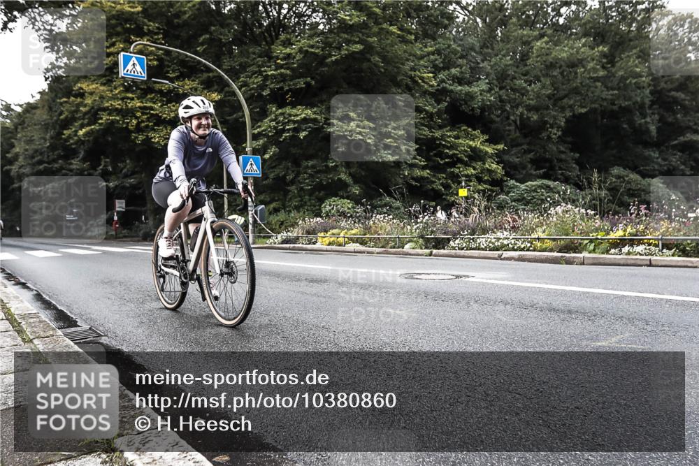 13.09.2026 - Stadtparktriathlon H.Heesch http://msf.ph/oto/10380860 13.09.2026 10:55:33 Radfahren 358, 392, 546 meine-sportfotos.de