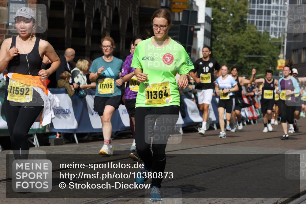 13.09.2026 - 21. swb-Marathon Bremen Strokosch-Dieckow http://msf.ph/oto/10380873 13.09.2026 11:04:49 Ziel 10160, 10245, 10526, 10613, 10711, 10755, 10877, 11114, 11214, 11215, 11248, 11364, 11410, 11720, 11740, 11761, 11991, 12009, 12929, 10315, 10465, 10729, 10741, 10850, 10855, 10856, 10975, 11133, 11272, 11395, 11518, 11757, 11939, 12002, 12064, 12235, 12420, 12522 meine-sportfotos.de