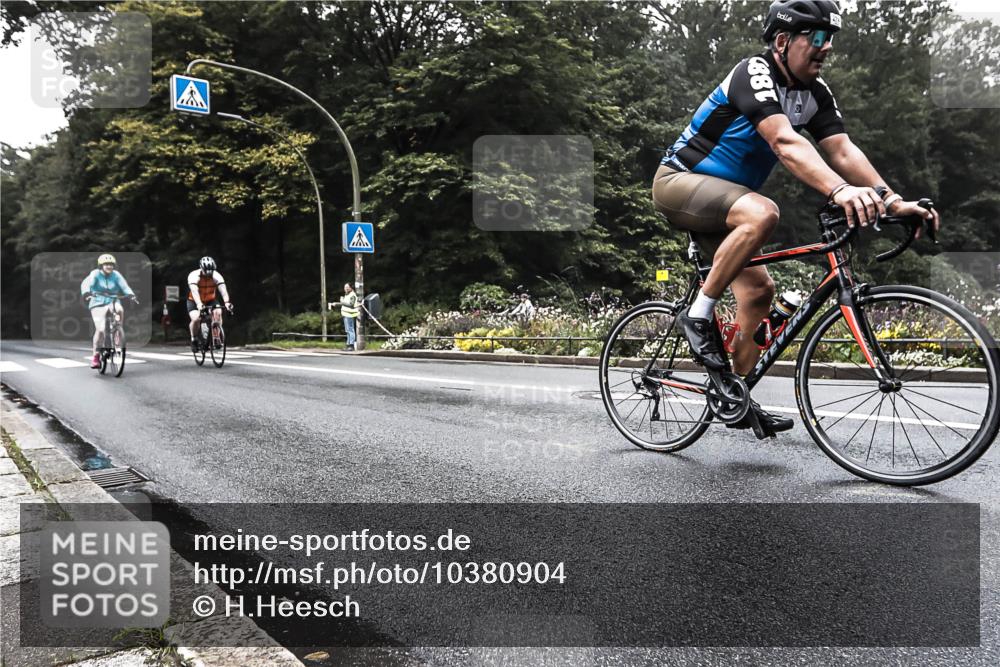 13.09.2026 - Stadtparktriathlon H.Heesch http://msf.ph/oto/10380904 13.09.2026 10:24:27 Radfahren 224, 236, 343 meine-sportfotos.de