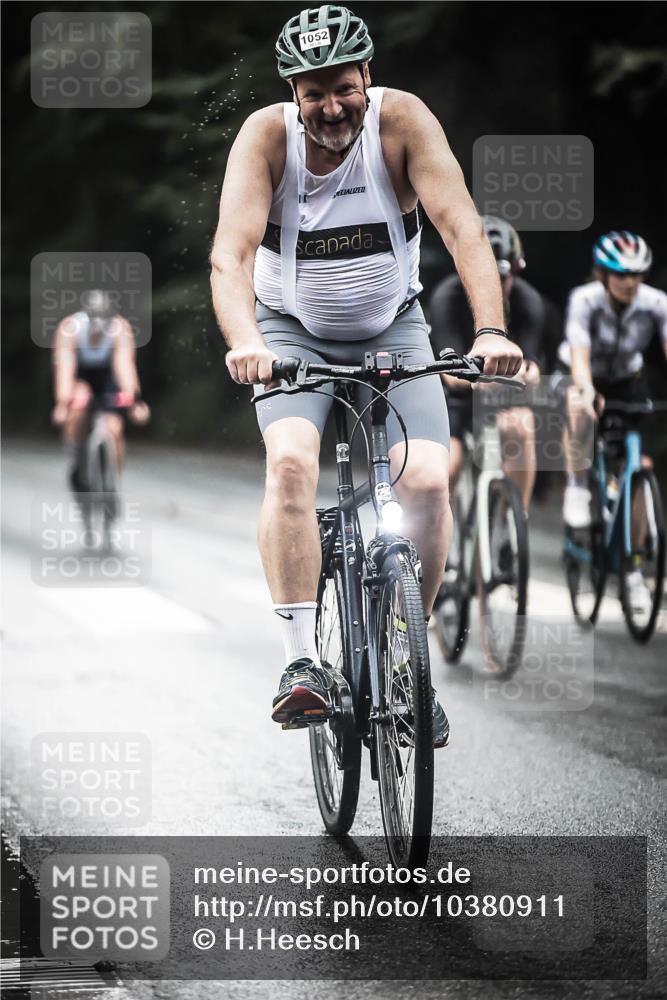 13.09.2026 - Stadtparktriathlon H.Heesch http://msf.ph/oto/10380911 13.09.2026 12:26:20 Radfahren 987, 1008, 1045, 1052, 1073, 1086, 1089, 1093, 1099, 1131, 1147, 1161 meine-sportfotos.de