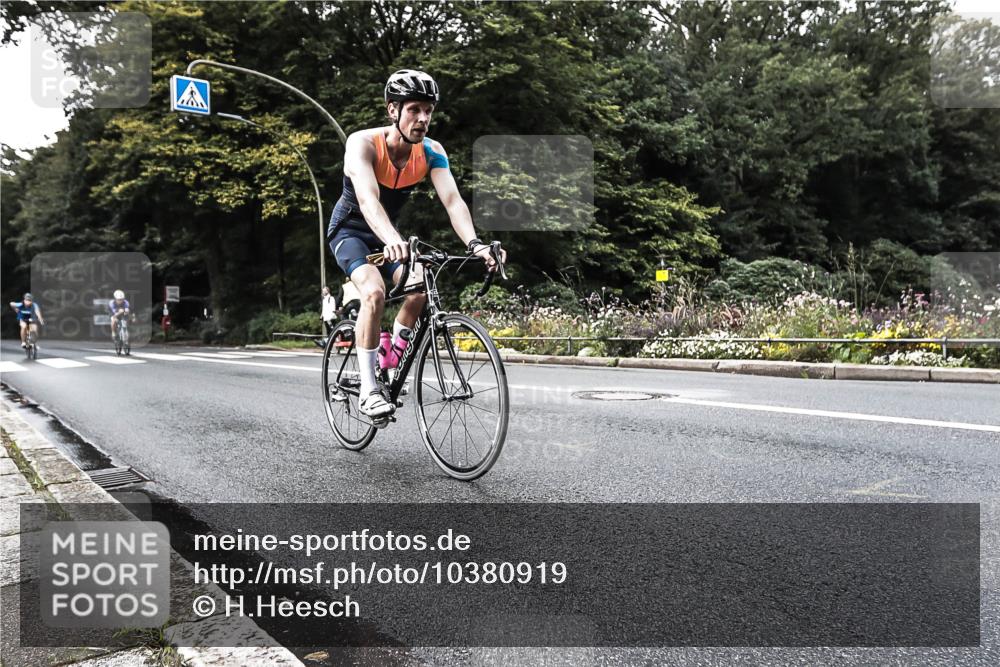 13.09.2026 - Stadtparktriathlon H.Heesch http://msf.ph/oto/10380919 13.09.2026 10:55:56 Radfahren 351, 493, 498, 547 meine-sportfotos.de