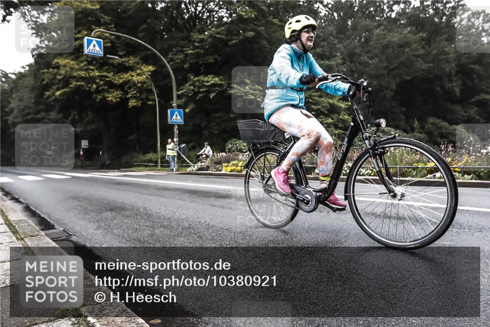 13.09.2026 - Stadtparktriathlon H.Heesch http://msf.ph/oto/10380921 13.09.2026 10:24:28 Radfahren 224, 236, 343 meine-sportfotos.de