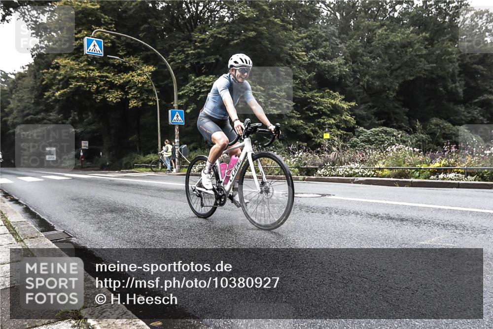 13.09.2026 - Stadtparktriathlon H.Heesch http://msf.ph/oto/10380927 13.09.2026 10:24:35 Radfahren 287, 289 meine-sportfotos.de