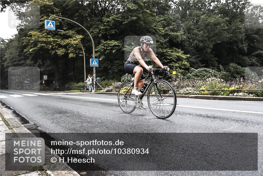13.09.2026 - Stadtparktriathlon H.Heesch http://msf.ph/oto/10380934 13.09.2026 10:24:43 Radfahren 313, 348 meine-sportfotos.de
