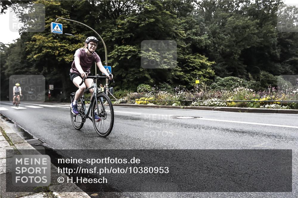 13.09.2026 - Stadtparktriathlon H.Heesch http://msf.ph/oto/10380953 13.09.2026 10:24:55 Radfahren 227, 427, 430, 443 meine-sportfotos.de
