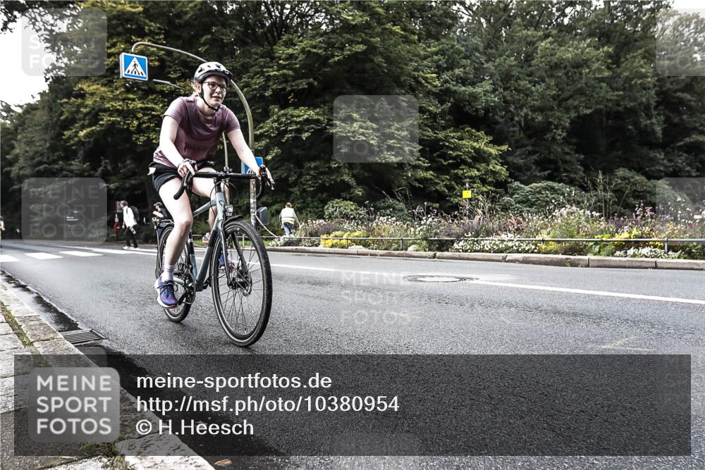 13.09.2026 - Stadtparktriathlon H.Heesch http://msf.ph/oto/10380954 13.09.2026 10:56:04 Radfahren 427, 506, 513, 561 meine-sportfotos.de
