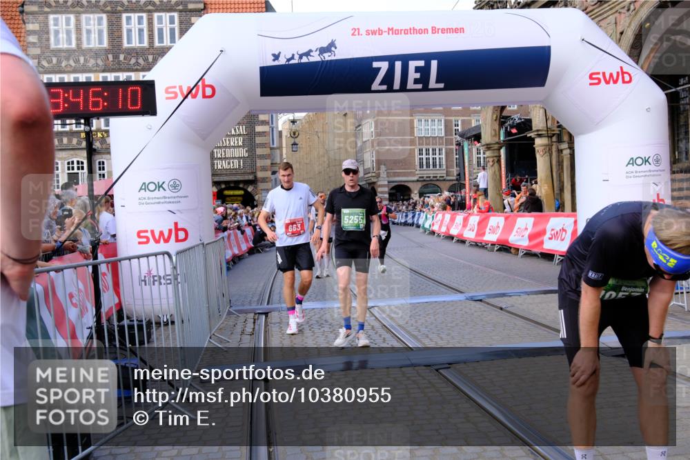 13.09.2026 - 21. swb-Marathon Bremen Tim E. http://msf.ph/oto/10380955 13.09.2026 13:16:59 Ziel 472, 675, 696, 734, 816, 827, 985, 2473, 2474, 2809, 3716, 3961, 4135, 4137, 4485, 5255, 5772, 6367, 6531, 6535, 7387, 7875 meine-sportfotos.de