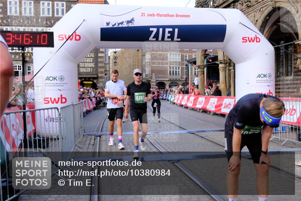 13.09.2026 - 21. swb-Marathon Bremen Tim E. http://msf.ph/oto/10380984 13.09.2026 13:16:59 Ziel 472, 675, 696, 734, 816, 827, 985, 2473, 2474, 2809, 3716, 3961, 4135, 4137, 4485, 5255, 5772, 6367, 6531, 6535, 7387, 7875 meine-sportfotos.de