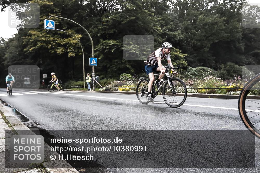 13.09.2026 - Stadtparktriathlon H.Heesch http://msf.ph/oto/10380991 13.09.2026 10:25:30 Radfahren 241, 317, 370, 777 meine-sportfotos.de