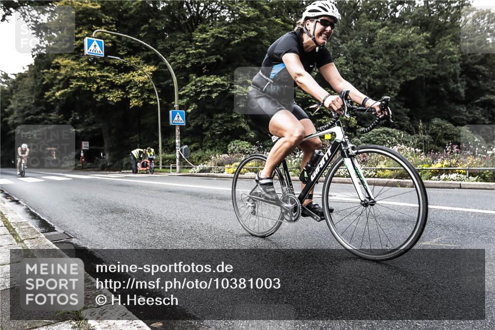 13.09.2026 - Stadtparktriathlon H.Heesch http://msf.ph/oto/10381003 13.09.2026 10:56:35 Radfahren 413, 670, 688 meine-sportfotos.de