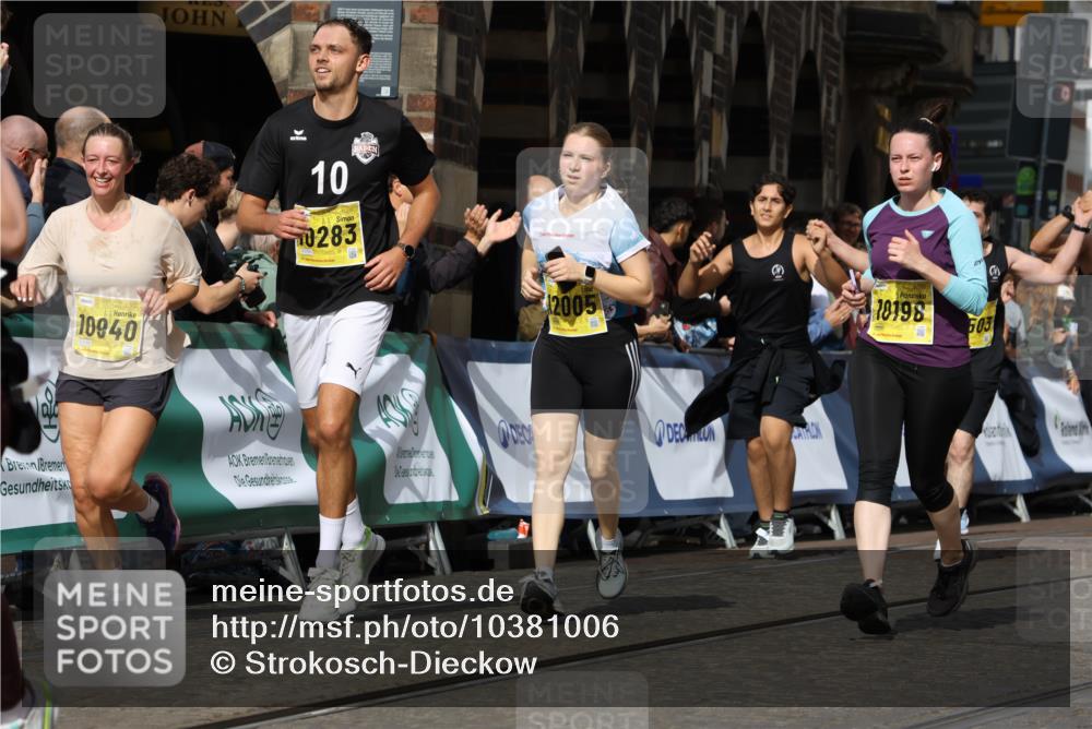 13.09.2026 - 21. swb-Marathon Bremen Strokosch-Dieckow http://msf.ph/oto/10381006 13.09.2026 11:04:53 Ziel 10160, 10245, 10481, 10526, 10711, 10755, 10877, 11114, 11214, 11215, 11248, 11364, 11410, 11592, 11761, 11991, 12009, 12929, 10370, 10465, 10718, 10741, 10850, 10975, 11105, 11281, 11900, 11939, 12002, 12064, 12099, 12235, 12335, 12522 meine-sportfotos.de